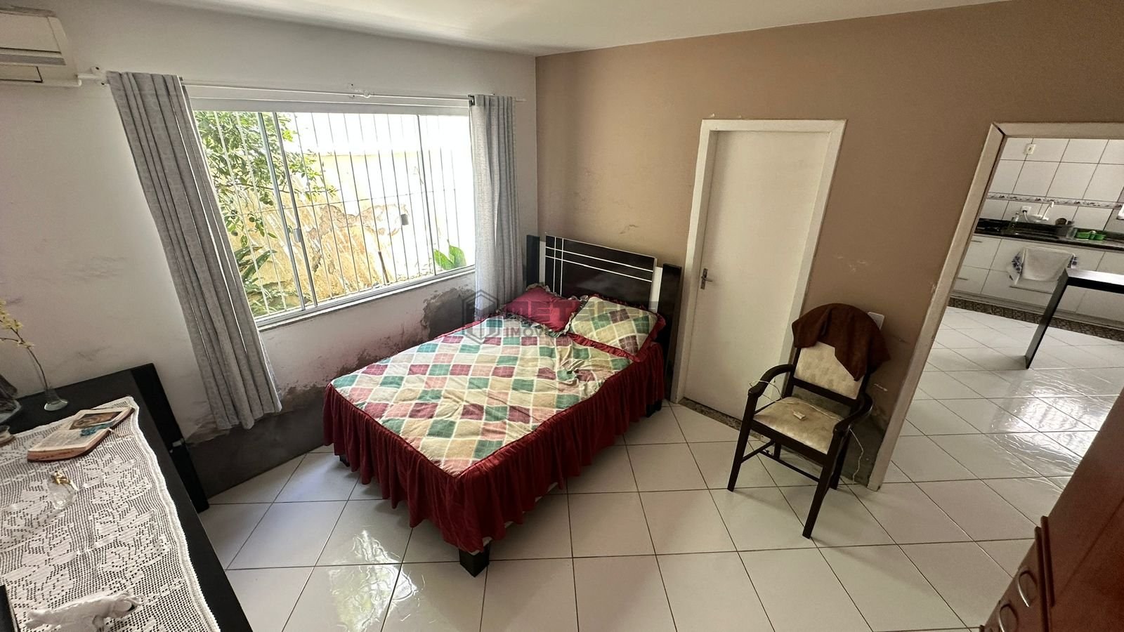 Casa com piscina e 4 suítes no centro de Balneário Camboriú