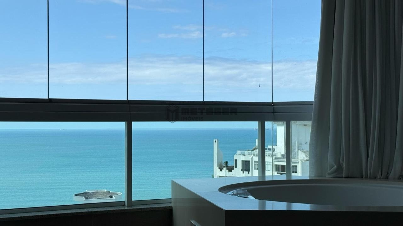 Apartamento Cobertura, Balneário Camboriú, excelente localização, 4 suites  vista Mar