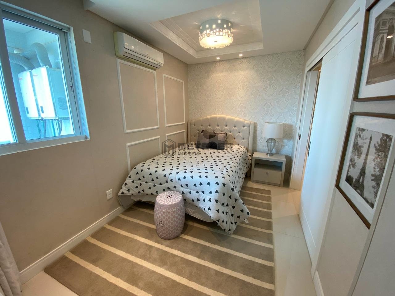 Apartamento Duplex, frente Mar em Balneário Camboriú, 6 suítes