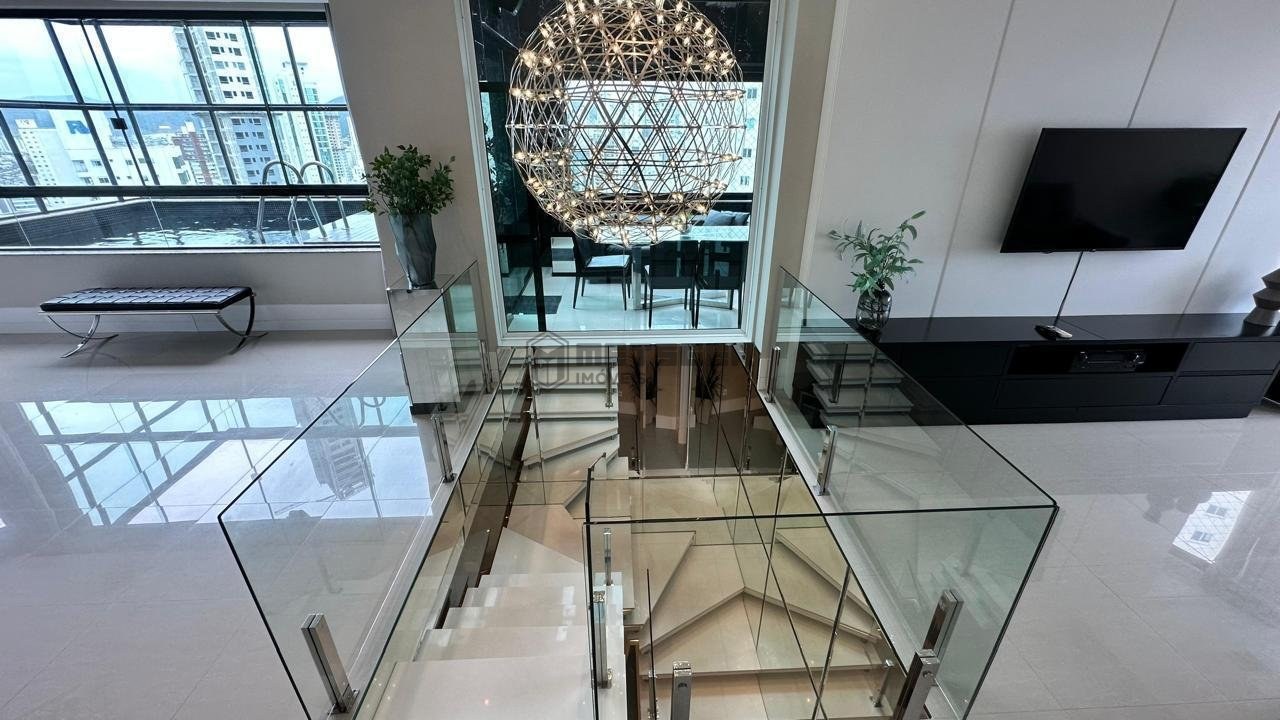 Apartamento Cobertura, Balneário Camboriú, excelente localização, 4 suites  vista Mar