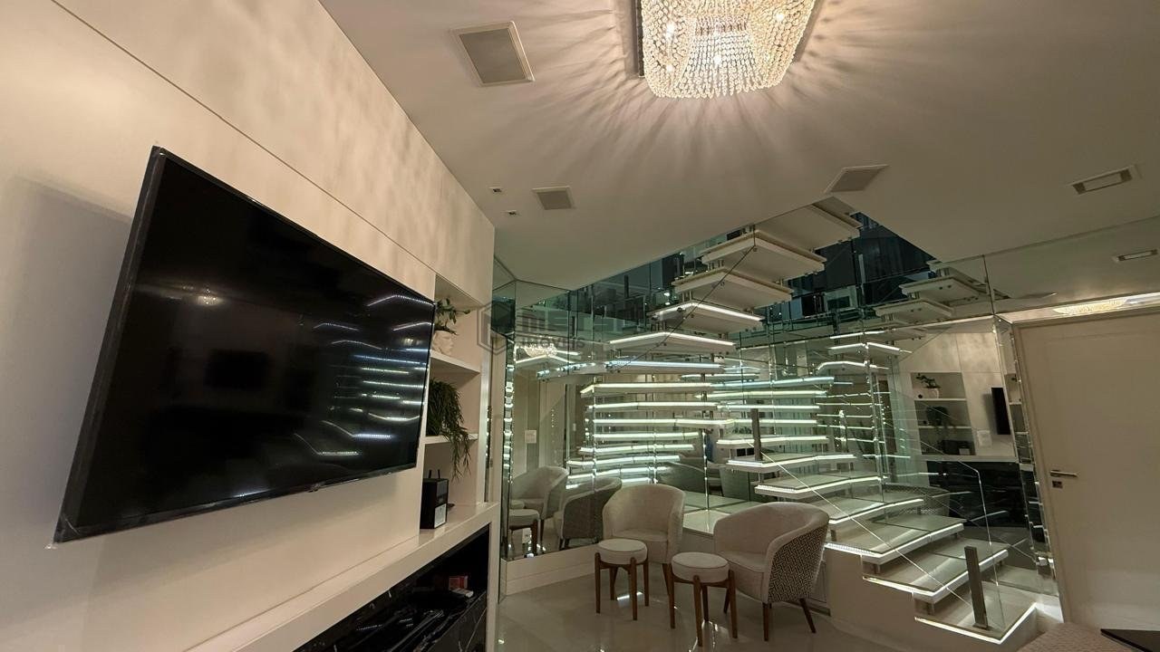 Apartamento Cobertura, Balneário Camboriú, excelente localização, 4 suites  vista Mar