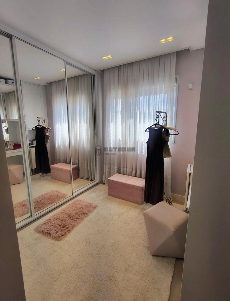 Apartamento Edif Sistina Tower, em Balneário Camboriú2 suítes , 4 dormitórios, 4 banheiros
