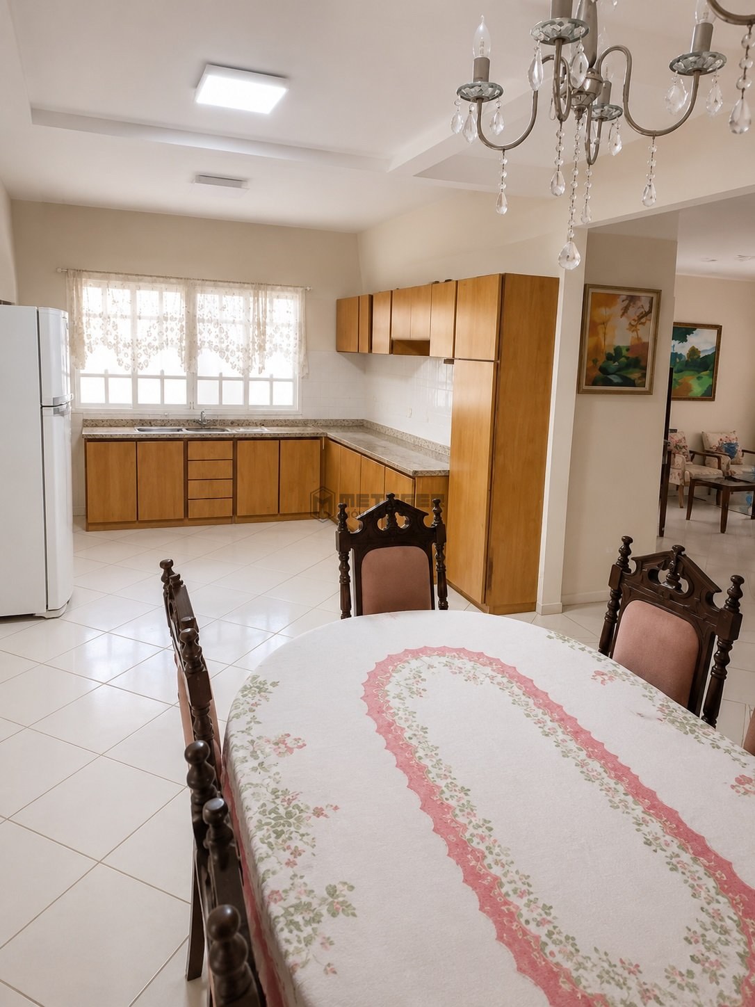 Casa Ampla com 2 Quartos, Suíte e 500m² de Terreno à Venda em Areias – Camboriú