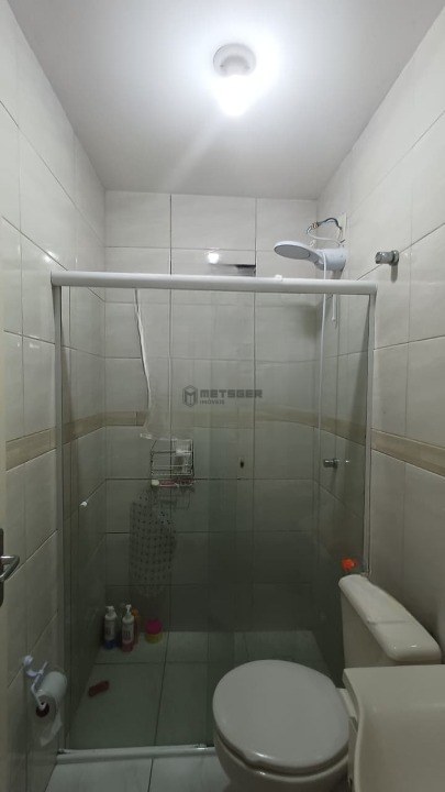 IMÓVEL AMPLO COM SUÍTES, SALA COMERCIAL INTEGRADA E ESPAÇO PARA TODA A FAMÍLIA