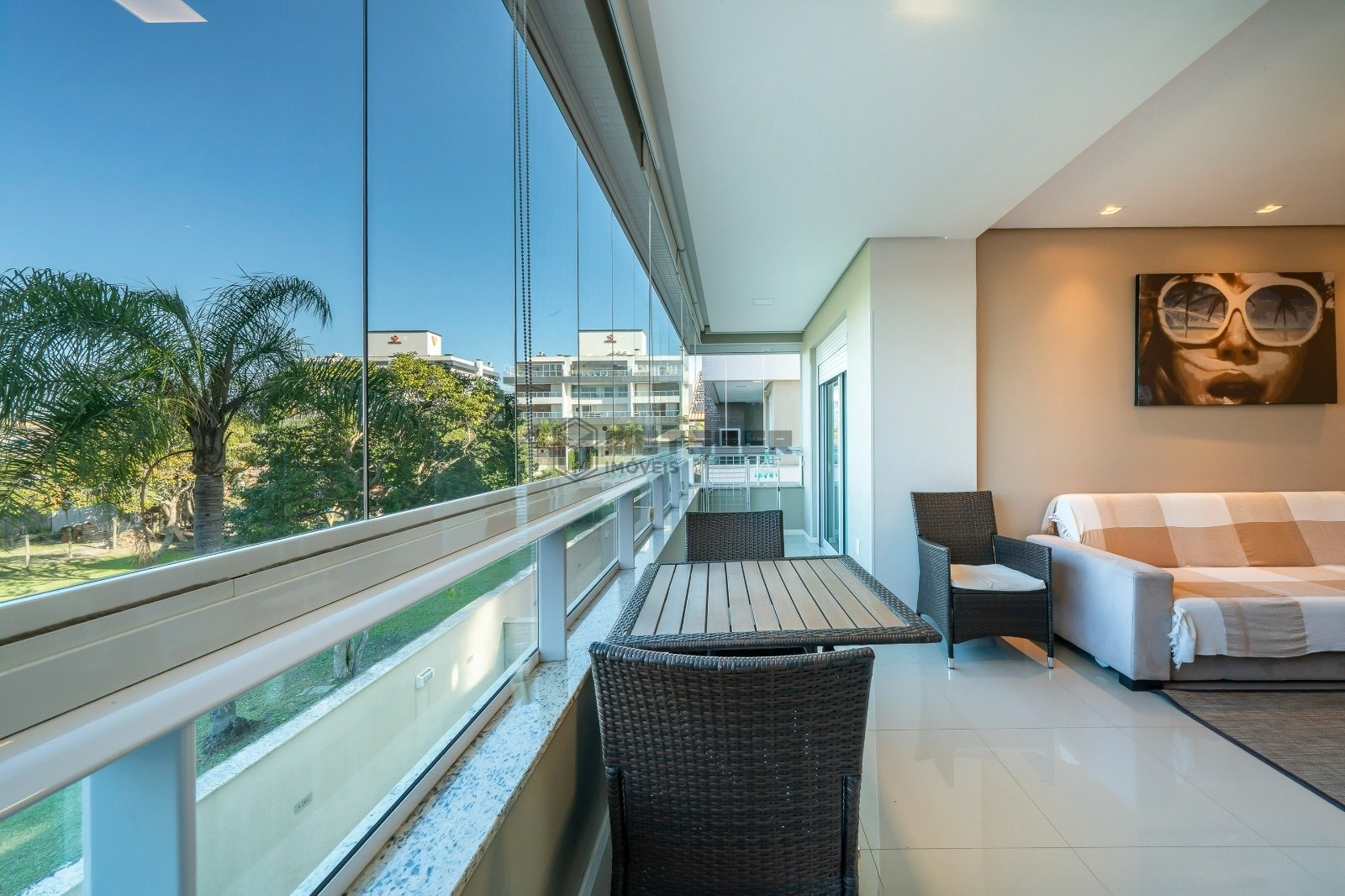 APARTAMENTO MOBILIADO A 150 METROS DO MAR EM MARISCAL – BOMBINHAS/SC