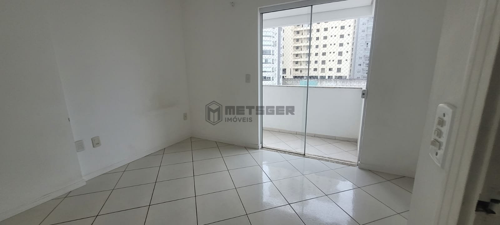 Apartamento Edif Mondrian Residence em Balneário Camboriú, 3 dormitórios