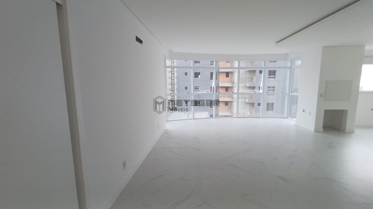 Apartamento com 3 Suítes e Lazer Completo à Venda no Edifício Unique Tower – Centro de Balneário Camboriú