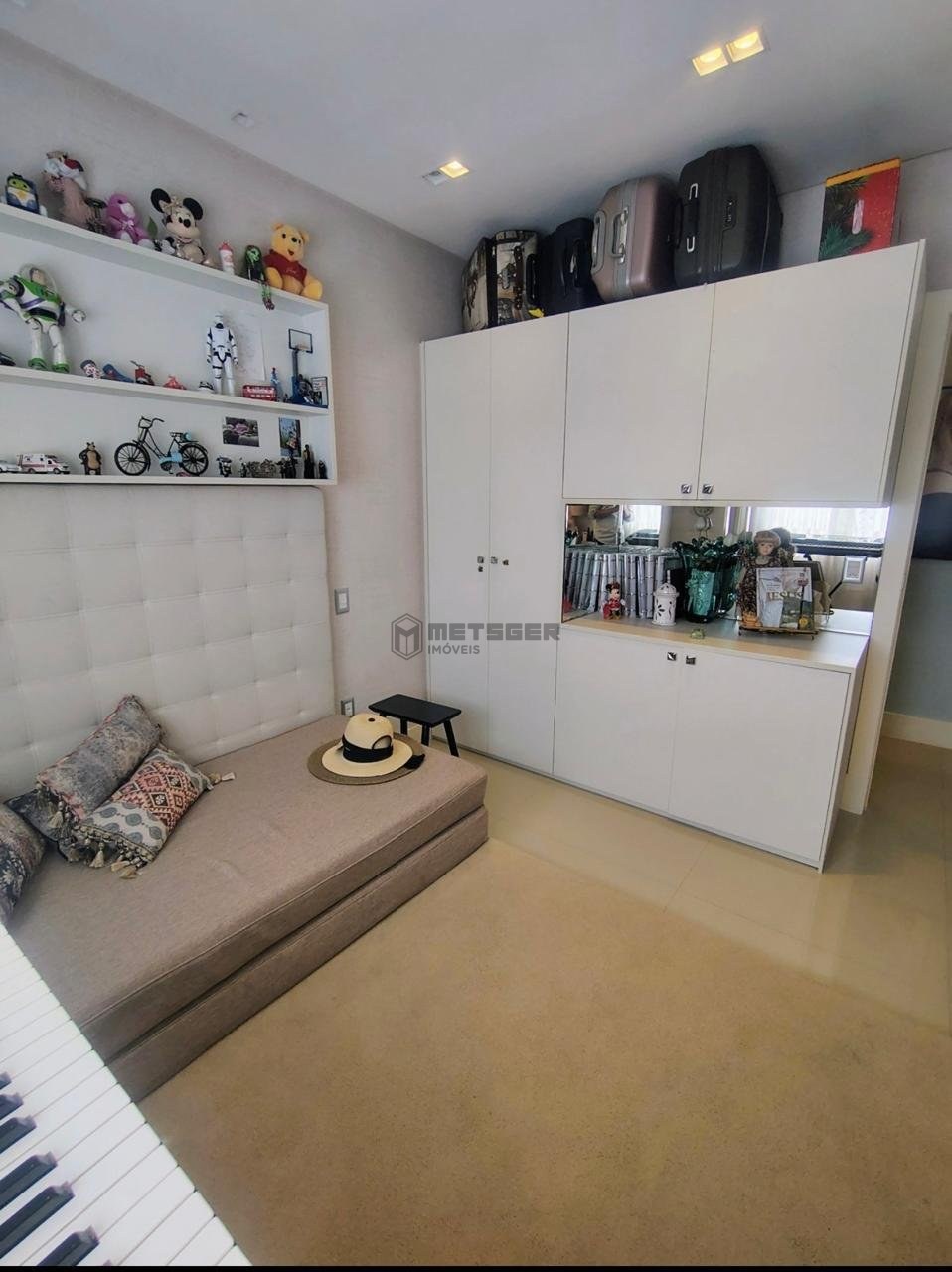 Apartamento Edif Sistina Tower, em Balneário Camboriú2 suítes , 4 dormitórios, 4 banheiros