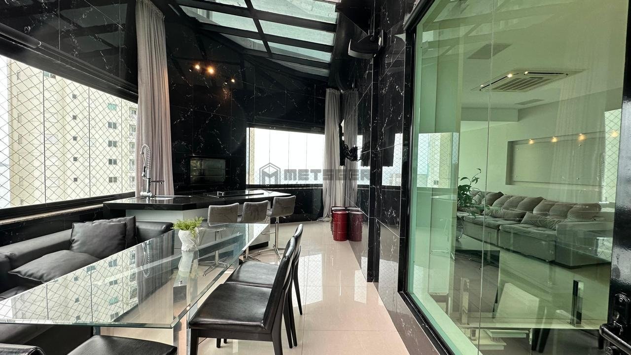 Apartamento Cobertura, Balneário Camboriú, excelente localização, 4 suites  vista Mar