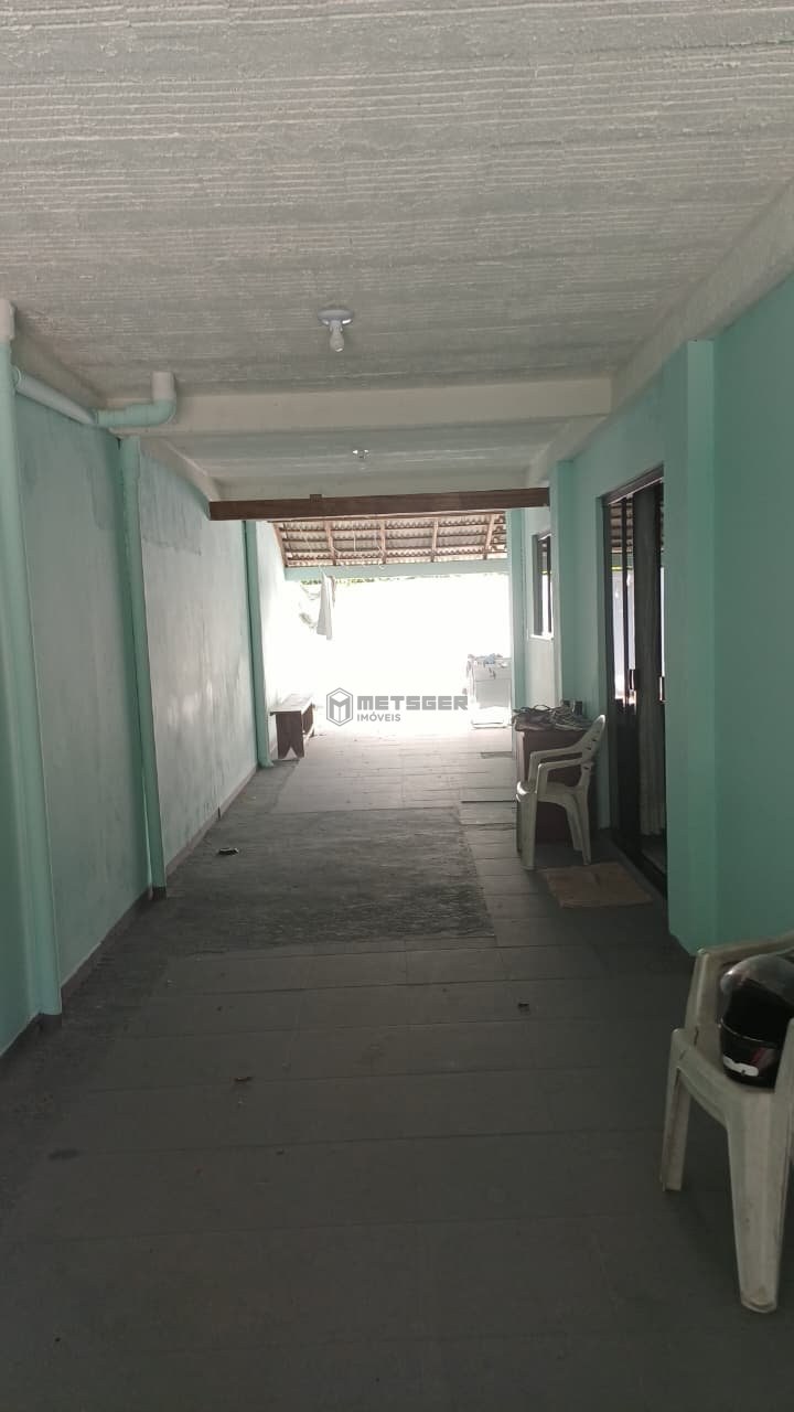 IMÓVEL AMPLO COM SUÍTES, SALA COMERCIAL INTEGRADA E ESPAÇO PARA TODA A FAMÍLIA