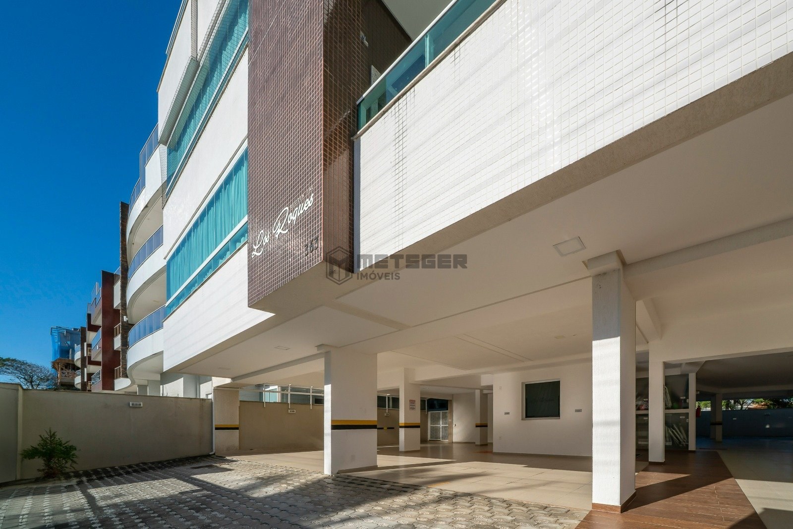 APARTAMENTO MOBILIADO A 150 METROS DO MAR EM MARISCAL – BOMBINHAS/SC