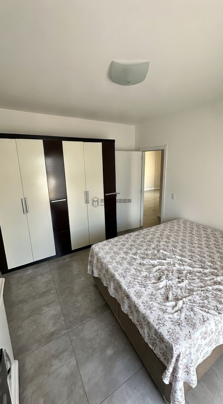Casa com piscina e 4 suítes no centro de Balneário Camboriú