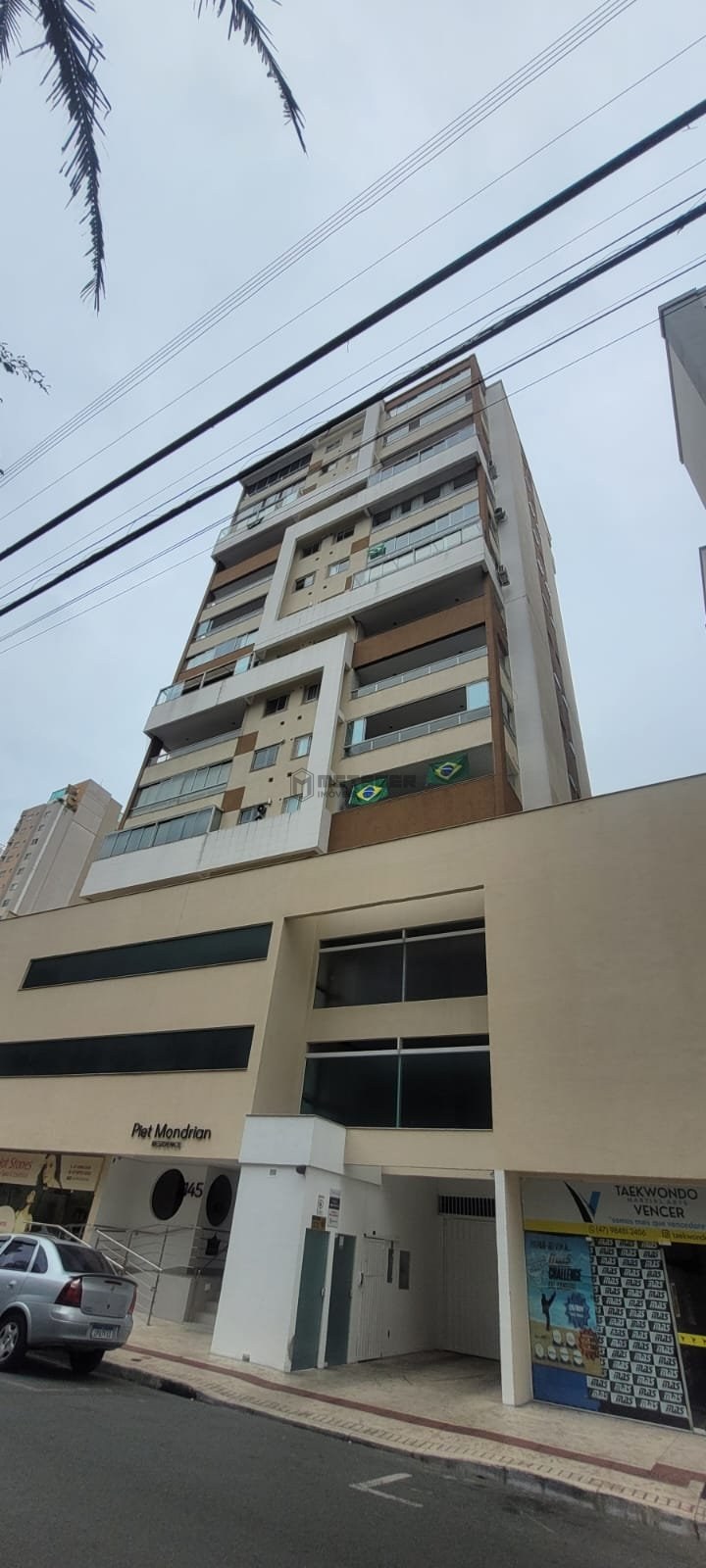 Apartamento Edif Mondrian Residence em Balneário Camboriú, 3 dormitórios