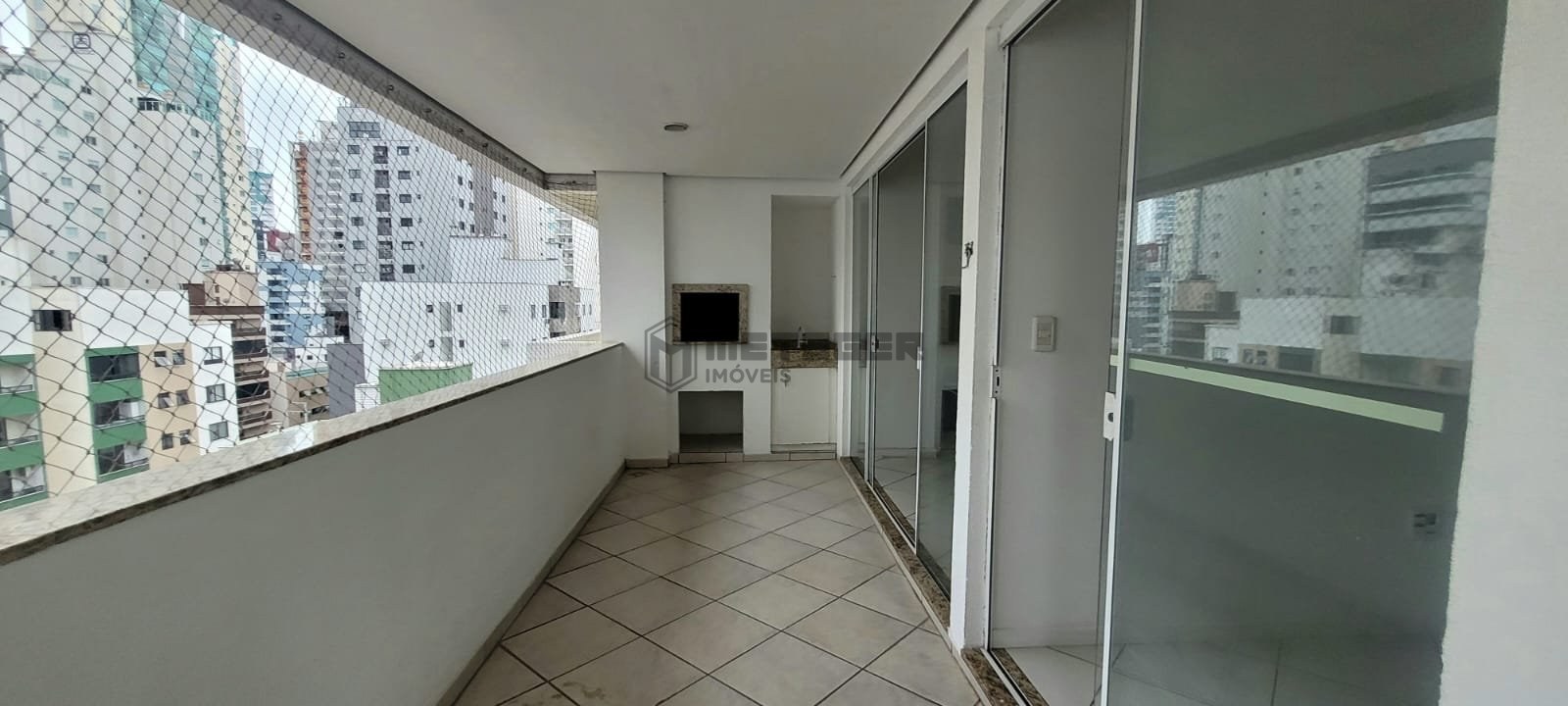 Apartamento Edif Mondrian Residence em Balneário Camboriú, 3 dormitórios