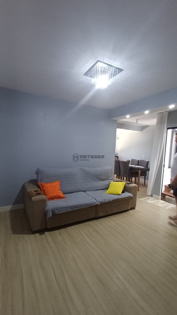 IMÓVEL AMPLO COM SUÍTES, SALA COMERCIAL INTEGRADA E ESPAÇO PARA TODA A FAMÍLIA