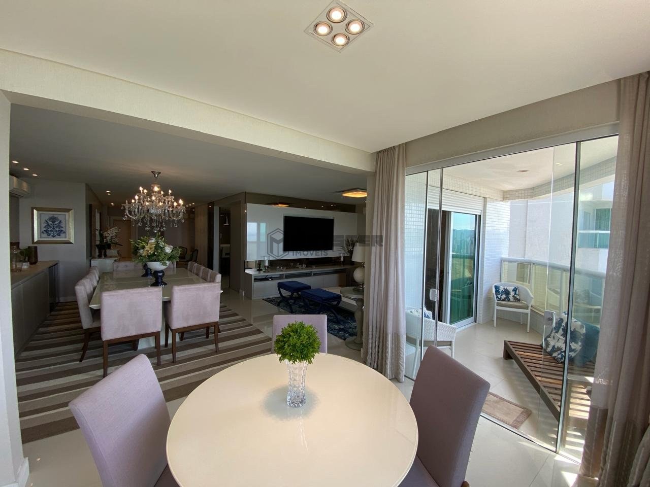 Apartamento Duplex, frente Mar em Balneário Camboriú, 6 suítes