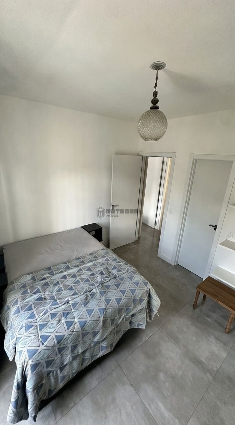 Casa com piscina e 4 suítes no centro de Balneário Camboriú