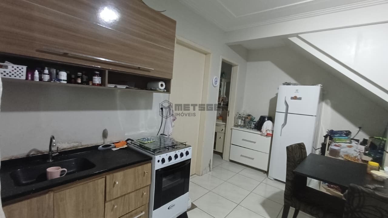 IMÓVEL AMPLO COM SUÍTES, SALA COMERCIAL INTEGRADA E ESPAÇO PARA TODA A FAMÍLIA