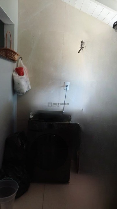 IMÓVEL AMPLO COM SUÍTES, SALA COMERCIAL INTEGRADA E ESPAÇO PARA TODA A FAMÍLIA